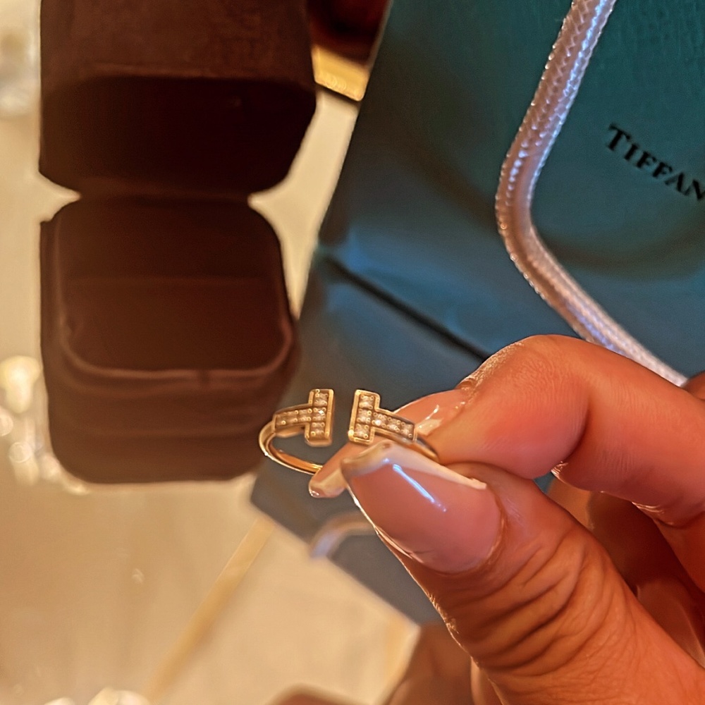 18k Gold Tiffany T Band Diamond Ring